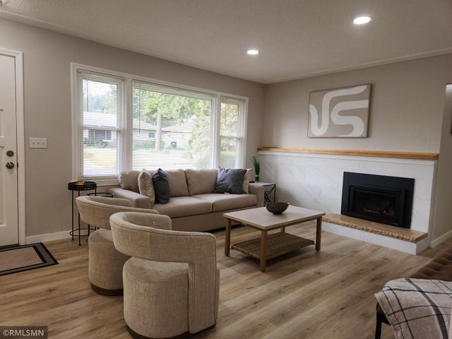 500 Bennett Drive NE, Fridley, MN 55432