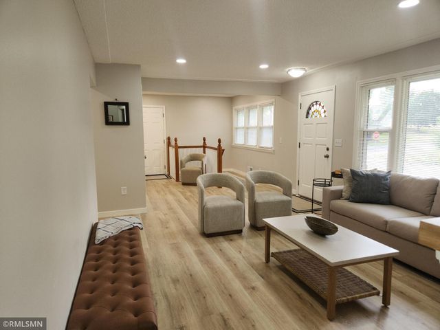 500 Bennett Drive NE, Fridley, MN 55432