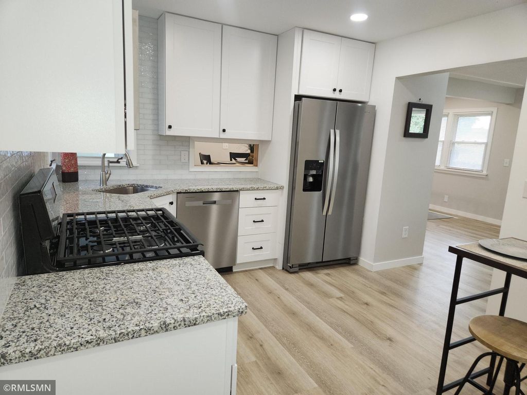 500 Bennett Drive NE, Fridley, MN 55432