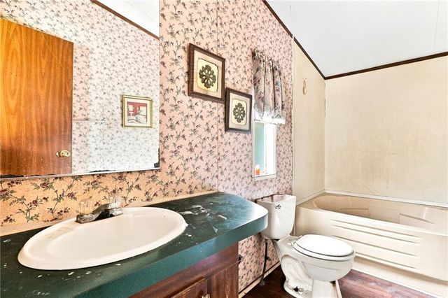 1310 Davis Road W, Fairmount, GA 30139