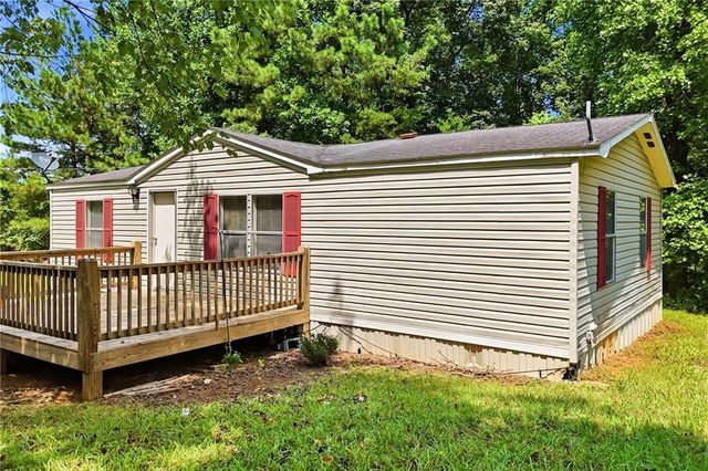 1310 Davis Road W, Fairmount, GA 30139