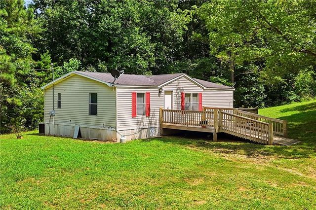1310 Davis Road W, Fairmount, GA 30139