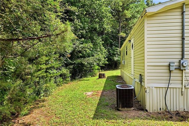 1310 Davis Road W, Fairmount, GA 30139