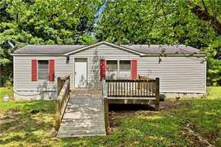 1310 Davis Road W, Fairmount, GA 30139