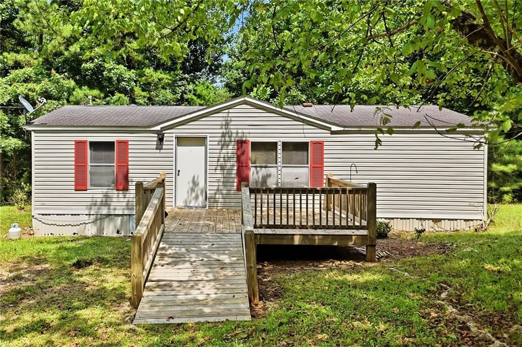 1310 Davis Road W, Fairmount, GA 30139