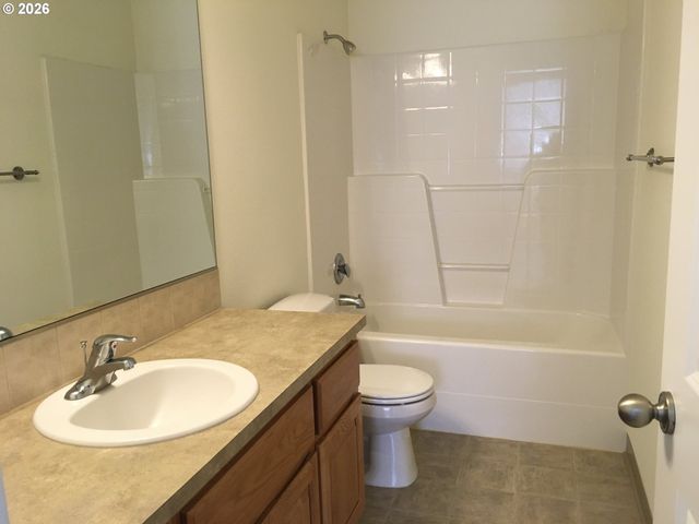 8615 Ne 33RD St, Vancouver, WA 98662