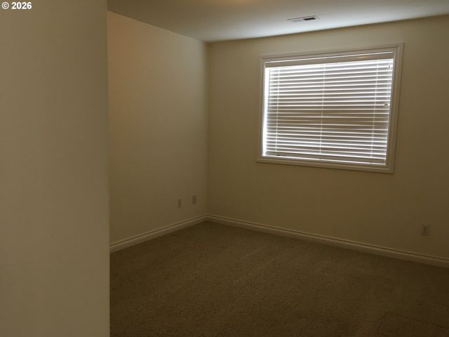 8615 Ne 33RD St, Vancouver, WA 98662