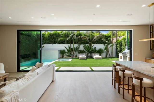 4329 Farmdale Avenue, Studio City, CA 91604