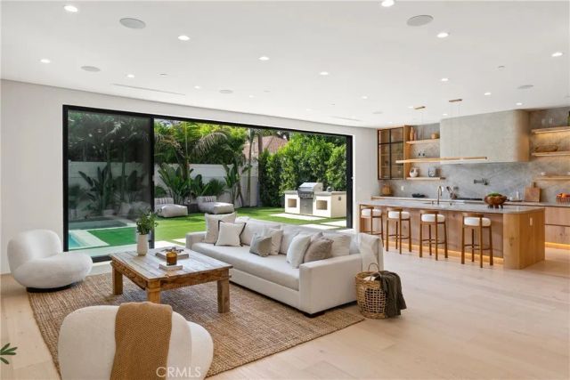 4329 Farmdale Avenue, Studio City, CA 91604