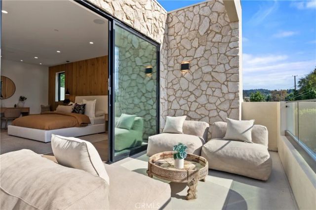 4329 Farmdale Avenue, Studio City, CA 91604
