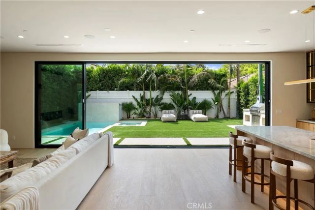 4329 Farmdale Avenue, Studio City, CA 91604