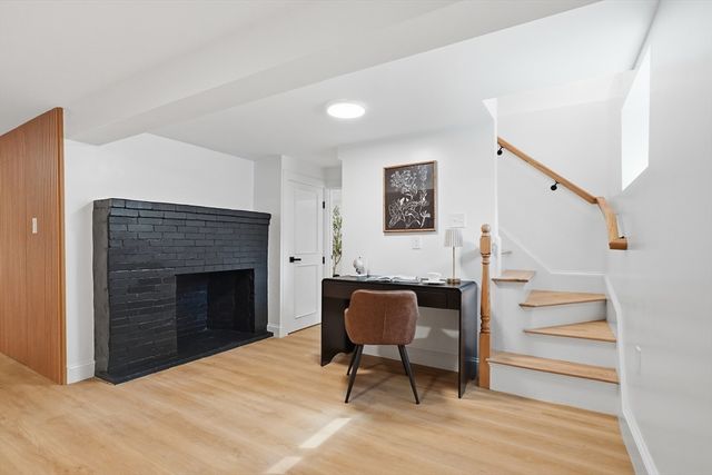 315 Lake Dr, Hamilton, MA 01982