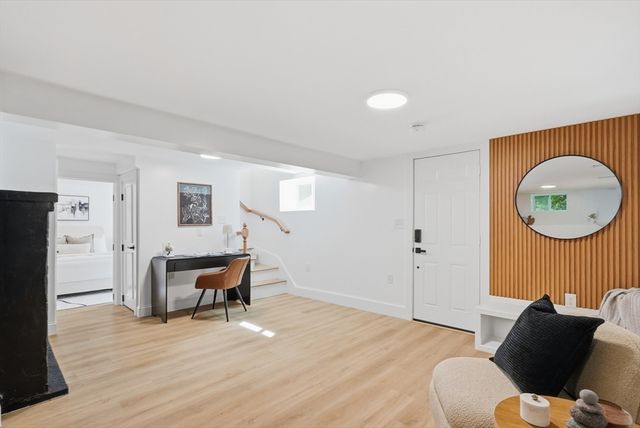 315 Lake Dr, Hamilton, MA 01982