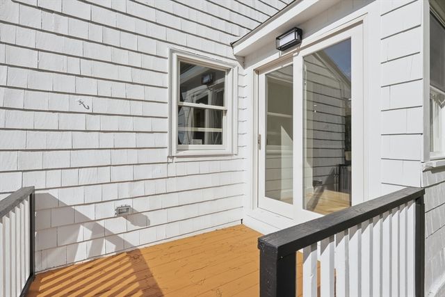 315 Lake Dr, Hamilton, MA 01982