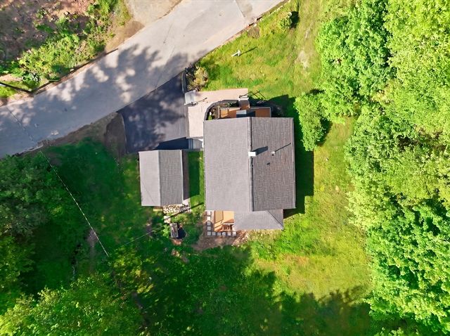 315 Lake Dr, Hamilton, MA 01982