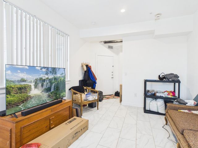 1010 W 26th ST 611, Austin, TX 78705