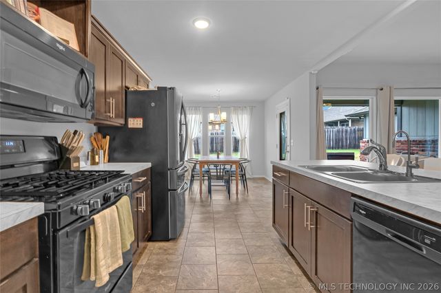 7316 S Joshua Avenue, Broken Arrow, OK 74011