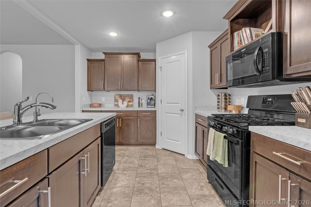 7316 S Joshua Avenue, Broken Arrow, OK 74011