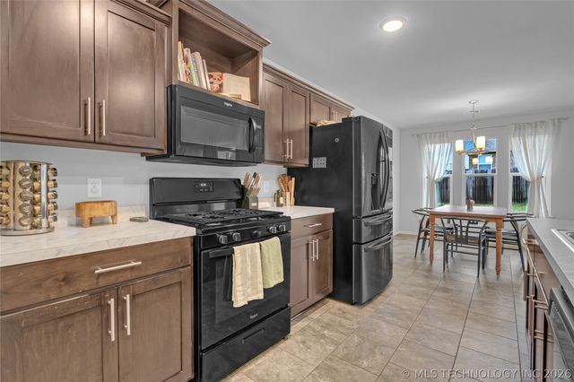 7316 S Joshua Avenue, Broken Arrow, OK 74011