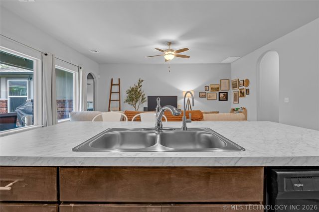 7316 S Joshua Avenue, Broken Arrow, OK 74011