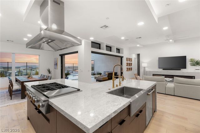 508 Vista Sunset Avenue, Las Vegas, NV 89138