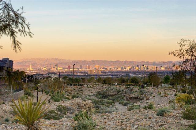 508 Vista Sunset Avenue, Las Vegas, NV 89138