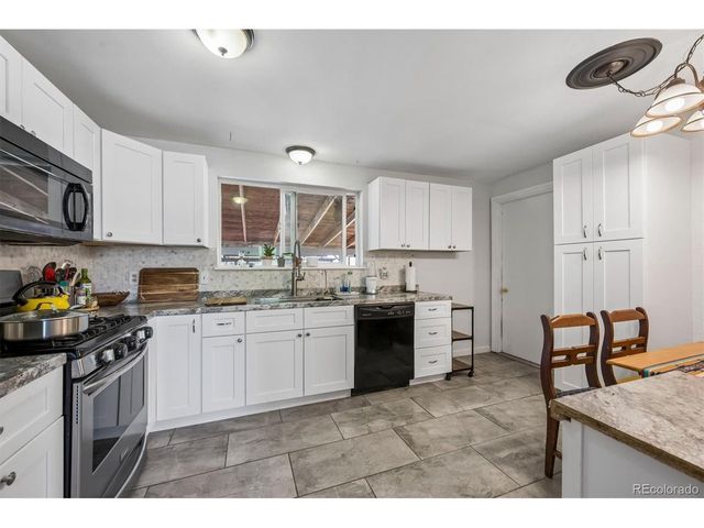 9449 Inca Ct, Thornton, CO 80260