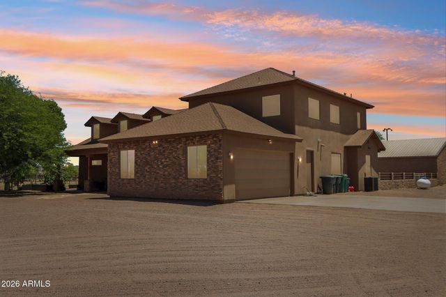 18043 W MALONE Place, Casa Grande, AZ 85193
