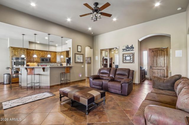18043 W MALONE Place, Casa Grande, AZ 85193