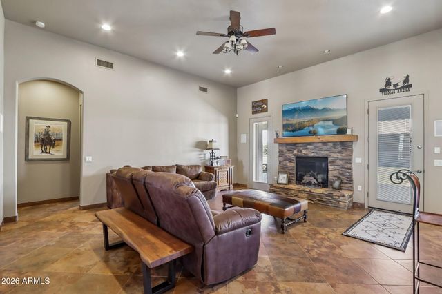 18043 W MALONE Place, Casa Grande, AZ 85193
