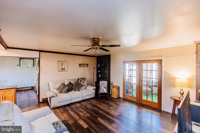 58 NEARWOOD LN, Levittown, PA 19054