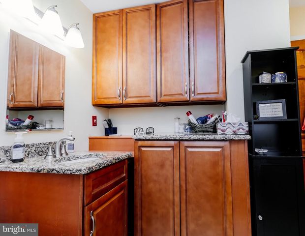 58 NEARWOOD LN, Levittown, PA 19054