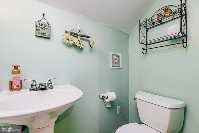 58 NEARWOOD LN, Levittown, PA 19054