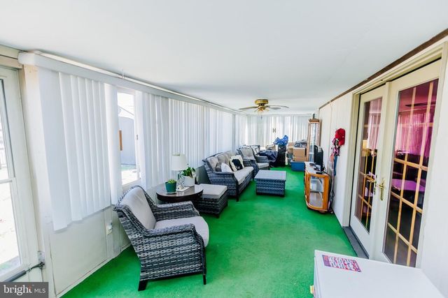 58 NEARWOOD LN, Levittown, PA 19054