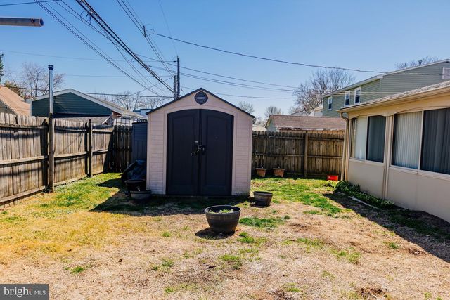 58 NEARWOOD LN, Levittown, PA 19054