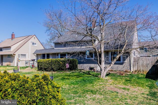 58 NEARWOOD LN, Levittown, PA 19054