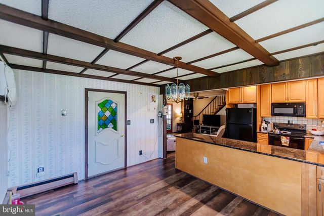 58 NEARWOOD LN, Levittown, PA 19054