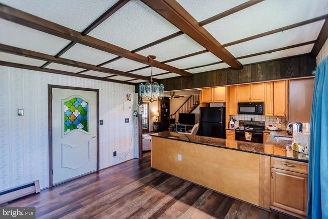 58 NEARWOOD LN, Levittown, PA 19054