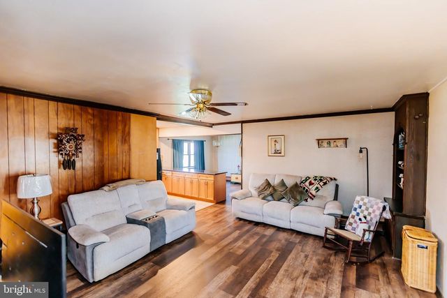 58 NEARWOOD LN, Levittown, PA 19054