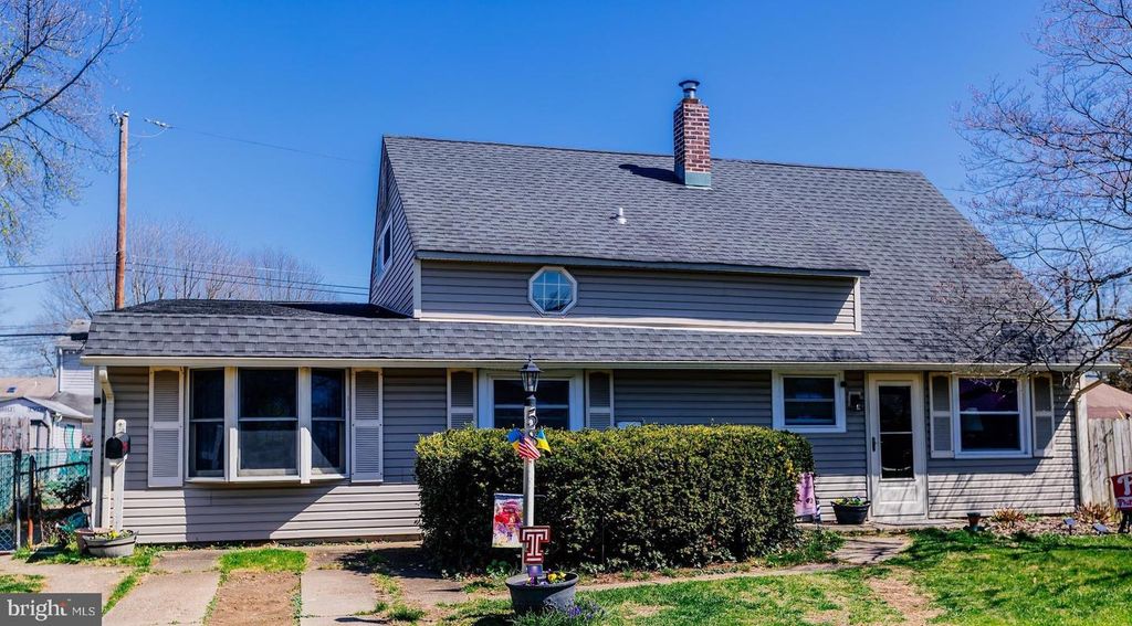 58 NEARWOOD LN, Levittown, PA 19054