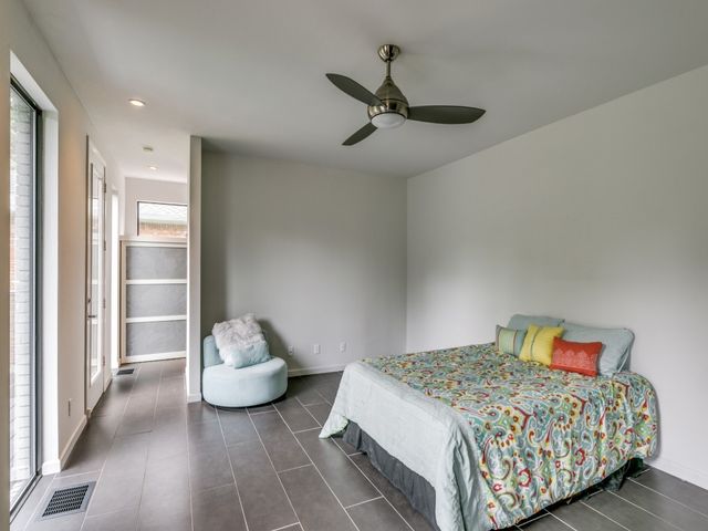 919 Knott Place, Dallas, TX 75208