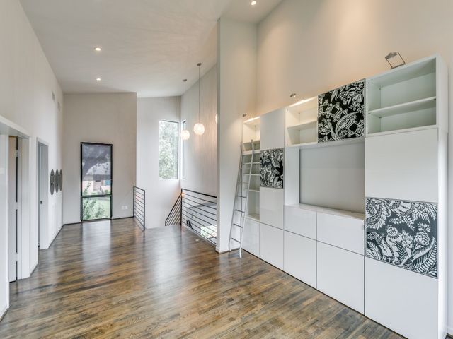 919 Knott Place, Dallas, TX 75208