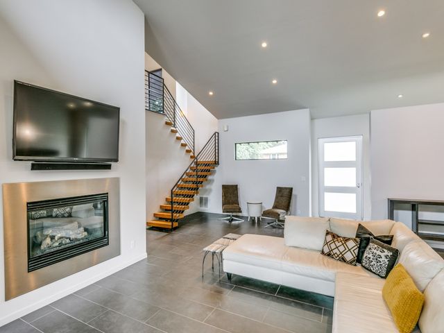 919 Knott Place, Dallas, TX 75208