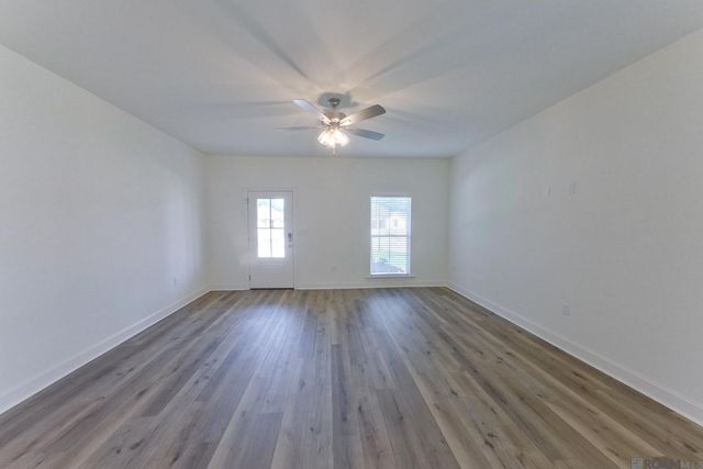 7936 Hendrick Dr, Baton Rouge, LA 70817