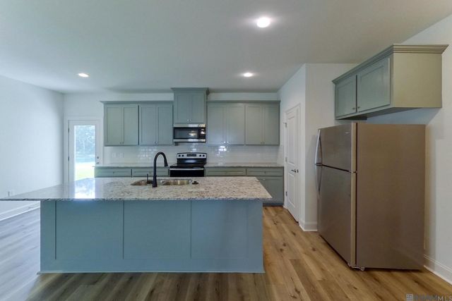 7936 Hendrick Dr, Baton Rouge, LA 70817