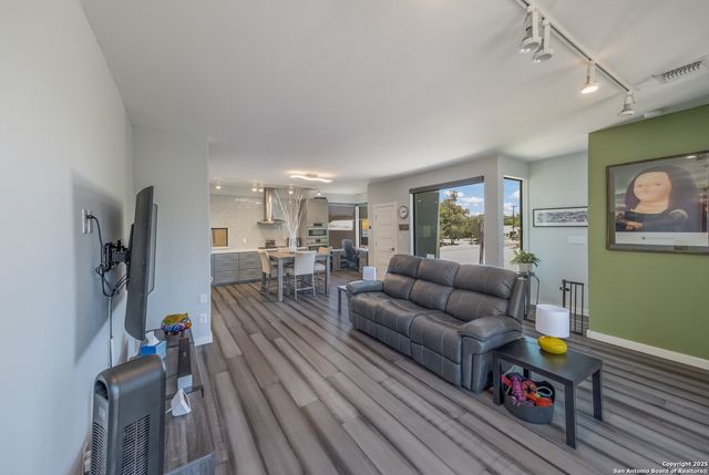 137 Lotus, San Antonio, TX 78210