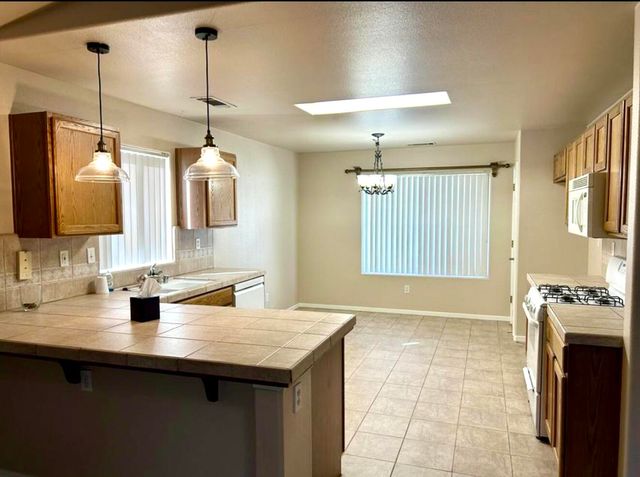 1865 La Vida Avenue, Porterville, CA 93257