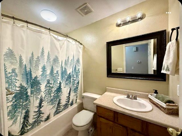 1865 La Vida Avenue, Porterville, CA 93257