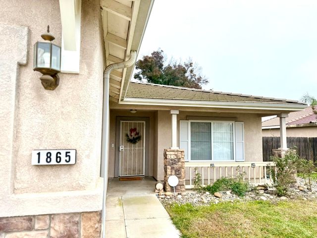 1865 La Vida Avenue, Porterville, CA 93257