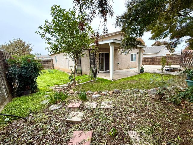 1865 La Vida Avenue, Porterville, CA 93257